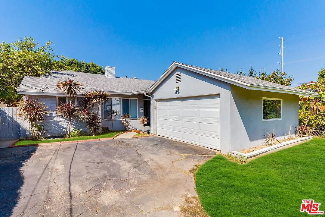 4 bed, 3.0 bath, 1575 sqft, $4,395 — Photo 3