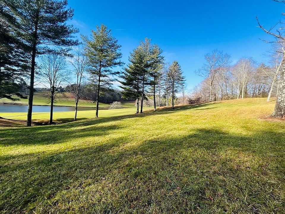 1st image of 21 Manor House Dr
