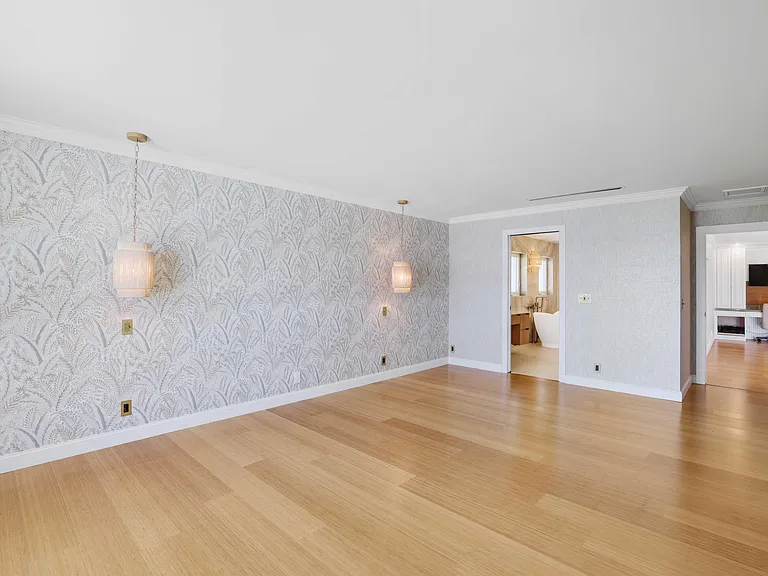 2204 Notre Dame Dr — Photo 31