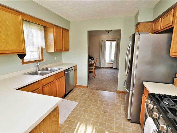 5th image of 4206 Westlake Village Dr