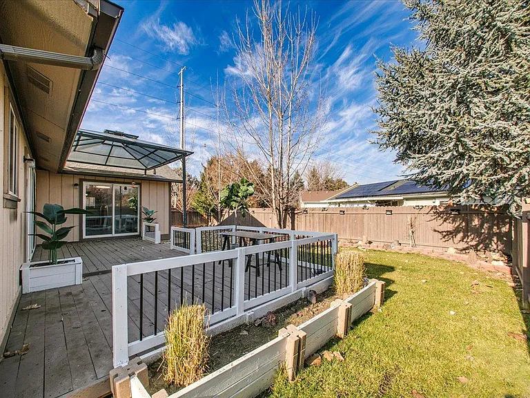 13734 W Meadowdale Dr — Photo 37