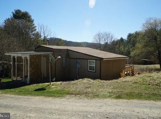 101 Falcon Ln, Sugar Grove, WV 26815