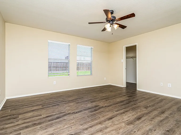 1118 Antoinette Dr — Photo 9