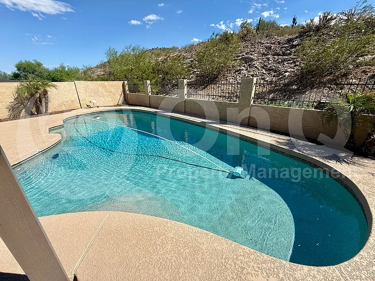 535 W Sweetwater Ave — Photo 26