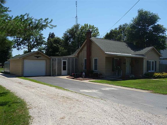 2nd image of 509 W Avenue E
