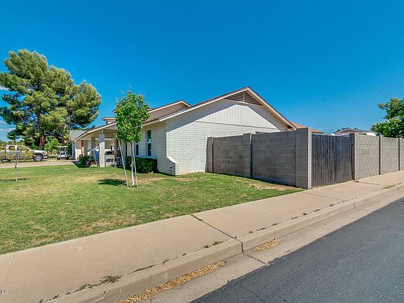 3rd image of 3251 E Emelita Ave