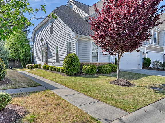 3rd image of 335 Acorn Hollow Pl