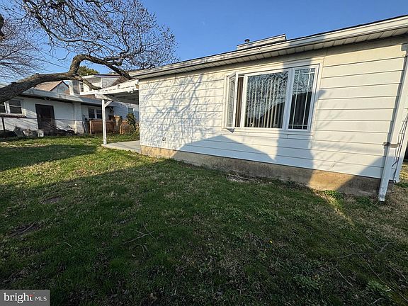 5th image of 743 Hickory Rd