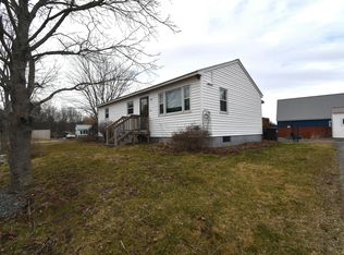 22 Somerset Ave, Fairfield, ME 04937