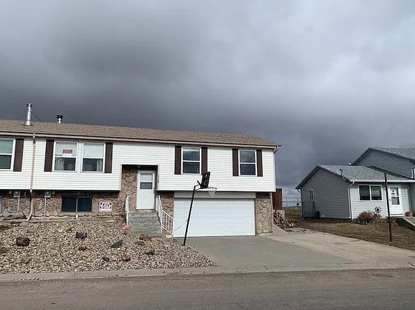 1368 Riverbend Dr, Douglas, WY 82633