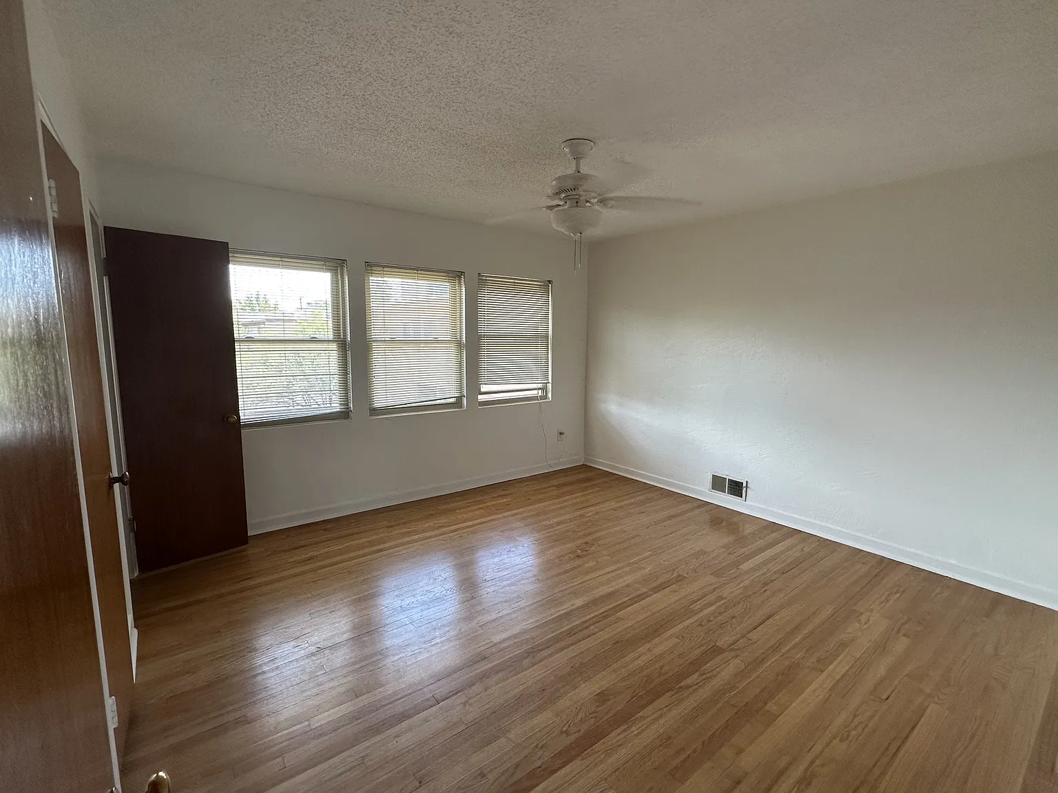 1405 San Carlos Rd SW — Photo 4
