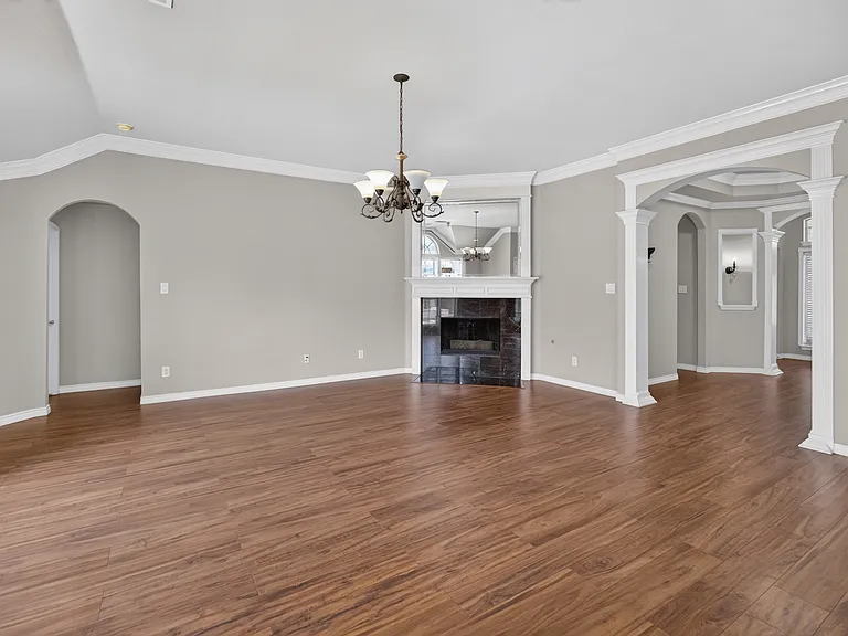 2848 Gillespie Ln — Photo 7