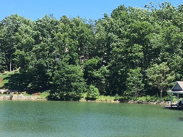 2nd image of 6 Strawberry Banks Dr