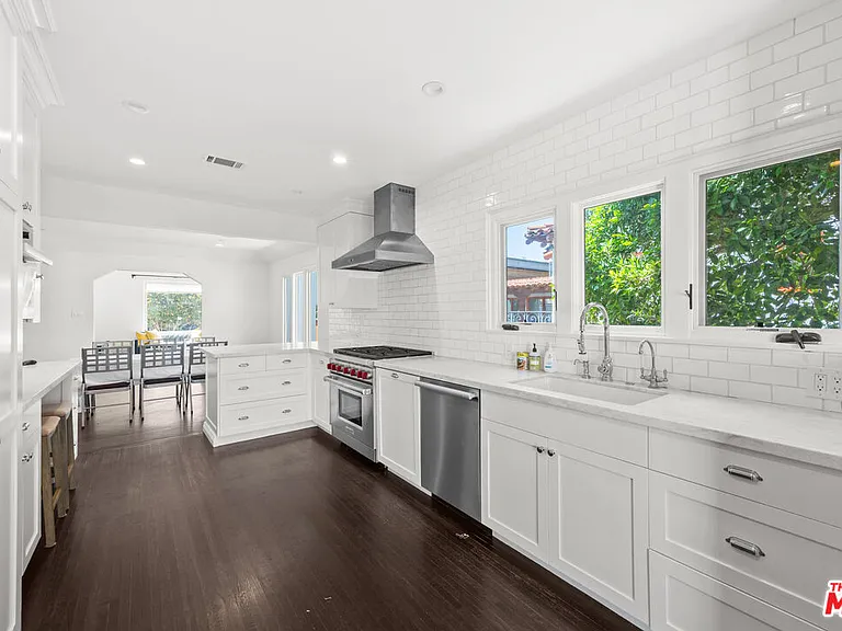 1542 S Canfield Ave — Photo 12