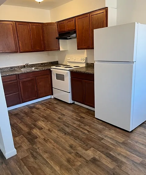 1223 N Dysart Rd #15 — Photo 8