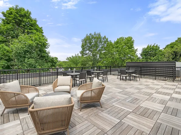 134 Babcock St #405, Brookline, MA 02446