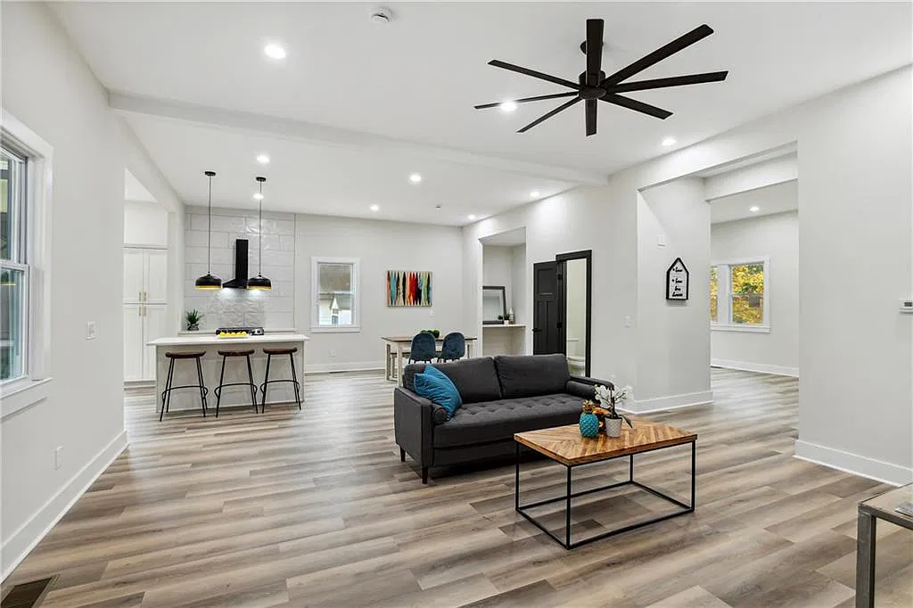 4 bed, 5.0 bath, 3405 sqft, $2,900 — Photo 3