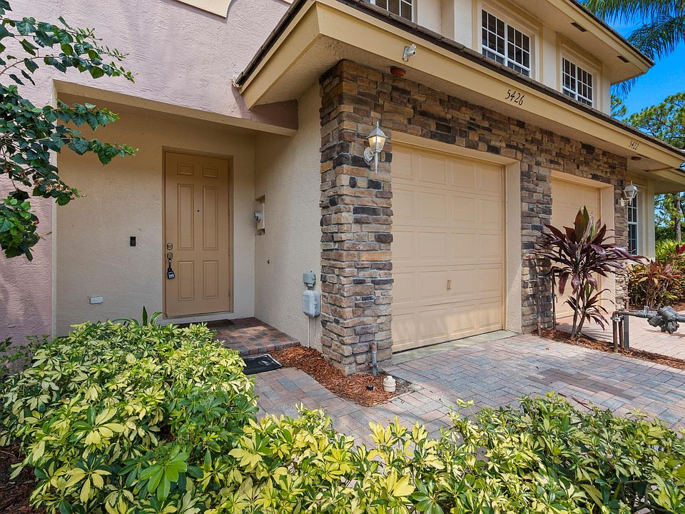 1st image of 5426 SE Moseley Dr