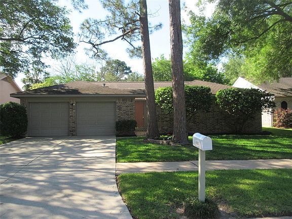 2nd image of 16326 Havenhurst Dr