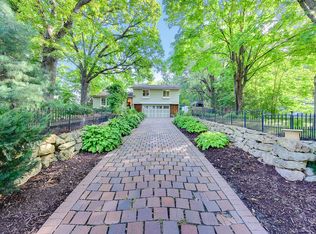 9550 Kingswood Dr, Chaska, MN 55318