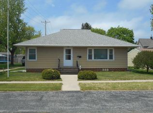 106 East St, Alden, IA 50006