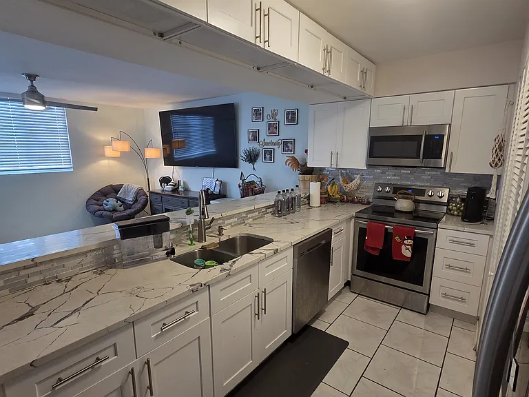 3930 S Roosevelt Blvd #W202 — Photo 6
