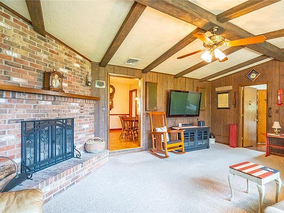 5th image of 4038 Meadow Ave