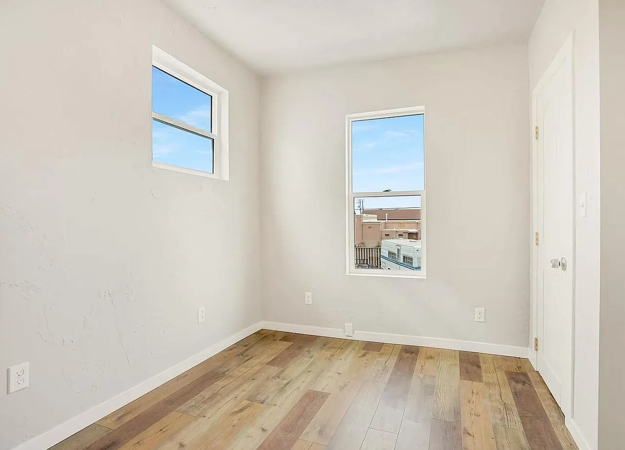 2 bed, 920 sqft, $1,250 — Photo 3