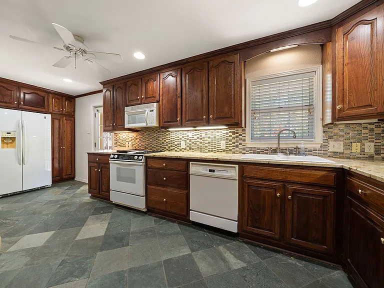 3881 Gaspar Dr — Photo 17