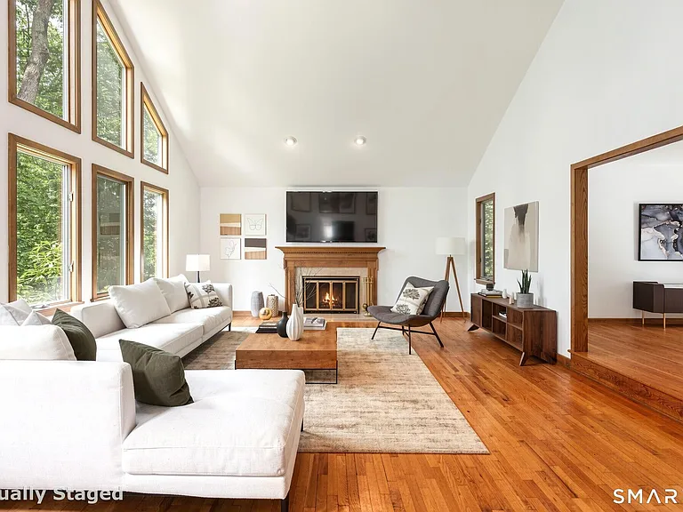 732 Den Rd — Photo 7