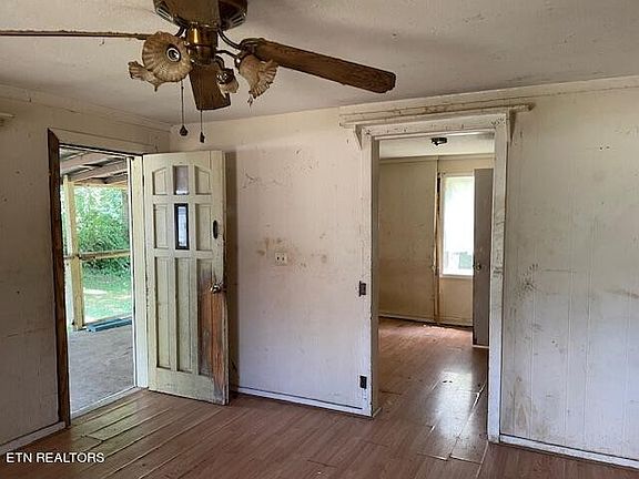 5th image of 3445 Clear Springs Rd
