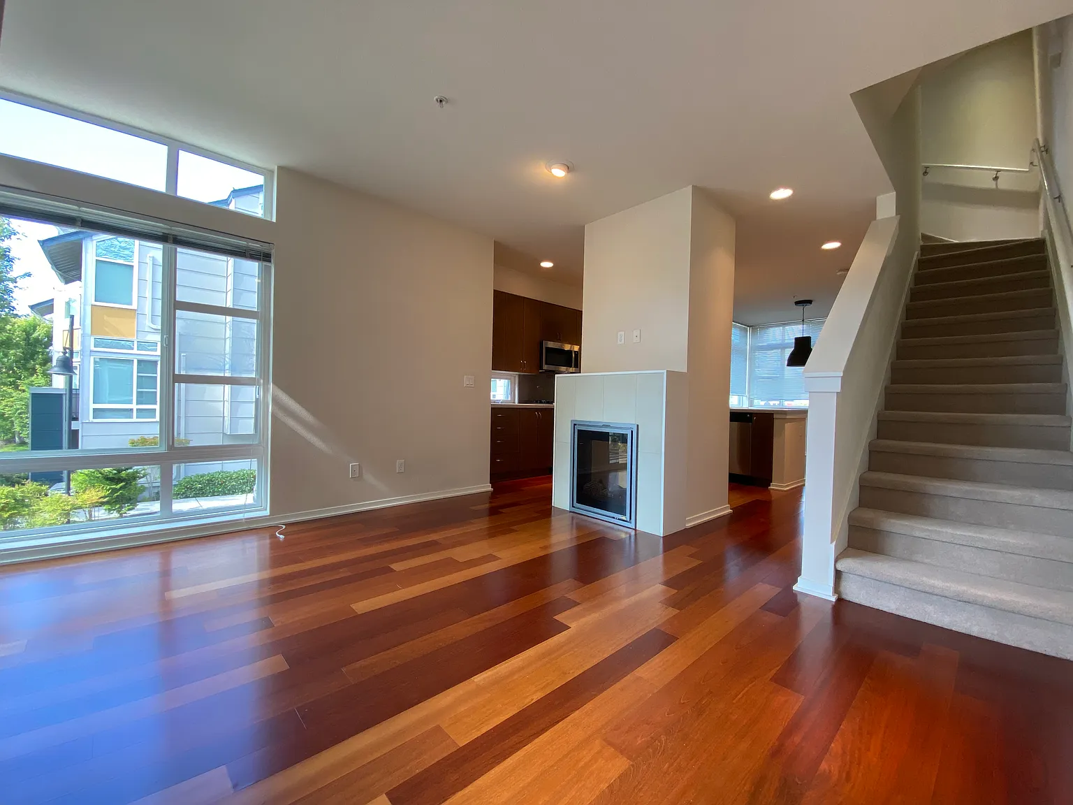 2 bed, 1326 sqft, $3,395 — Photo 2