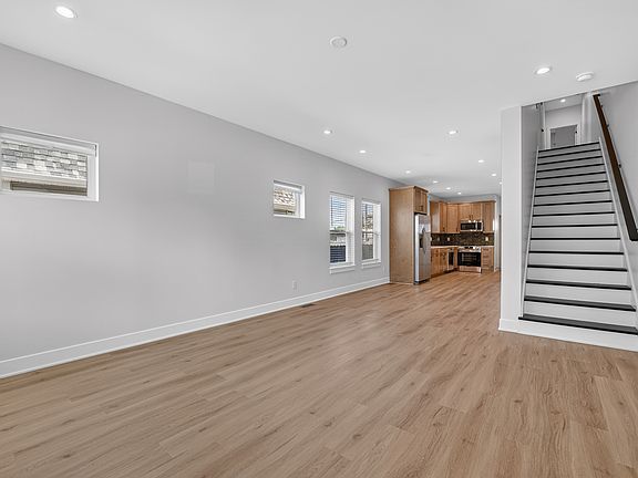 5th image of 2439 Guilford Ave