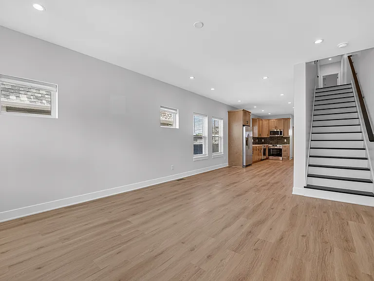 2439 Guilford Ave — Photo 5