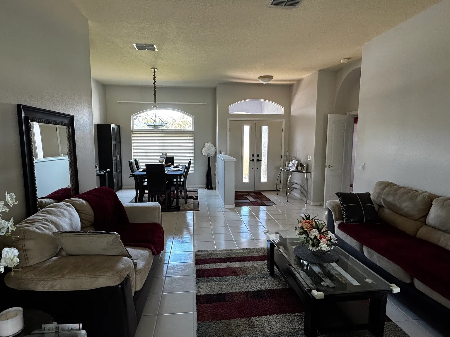 4 bed, 2433 sqft, $5,000 — Photo 4