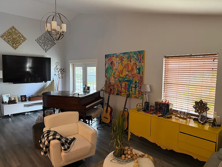 743 SW 157th Ter — Photo 8