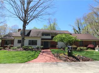 512 Innisbrook Dr, Statesville, NC 28625