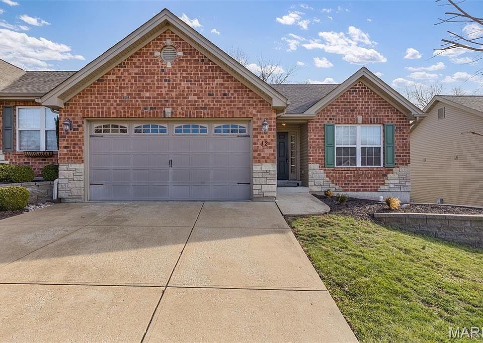 1st image of 12 Aspen Ct