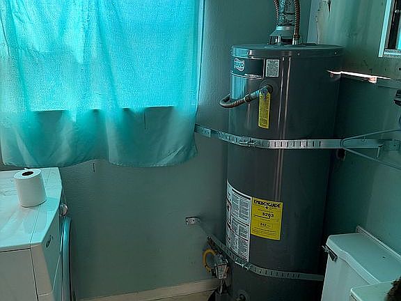 4th image of 615 E 3rd St