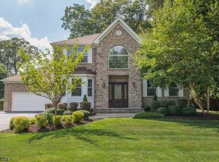 2 Haring Ln, Mahwah, NJ 07430