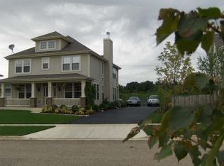 1454 Walnut Dr, Dundee, IL 60118