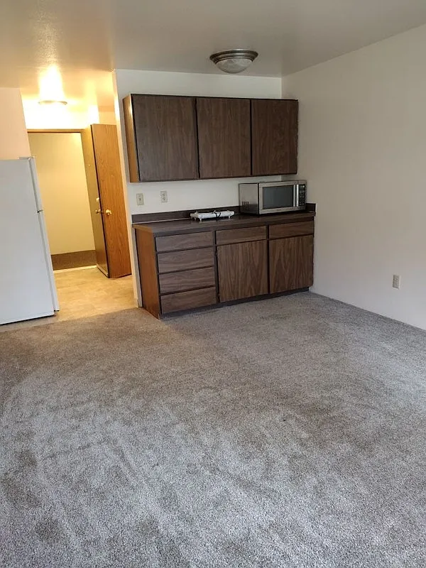 Greentree Apartments — Photo 1