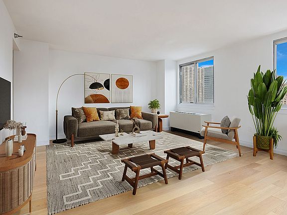 3rd image of 308 E 38th St APT 15A