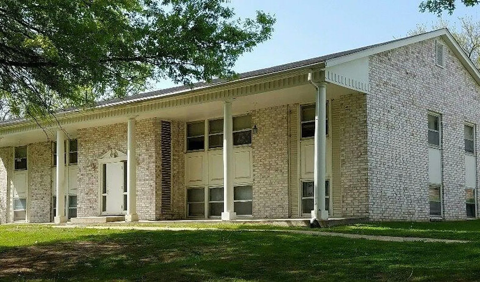 Casady Apartments — Photo 1
