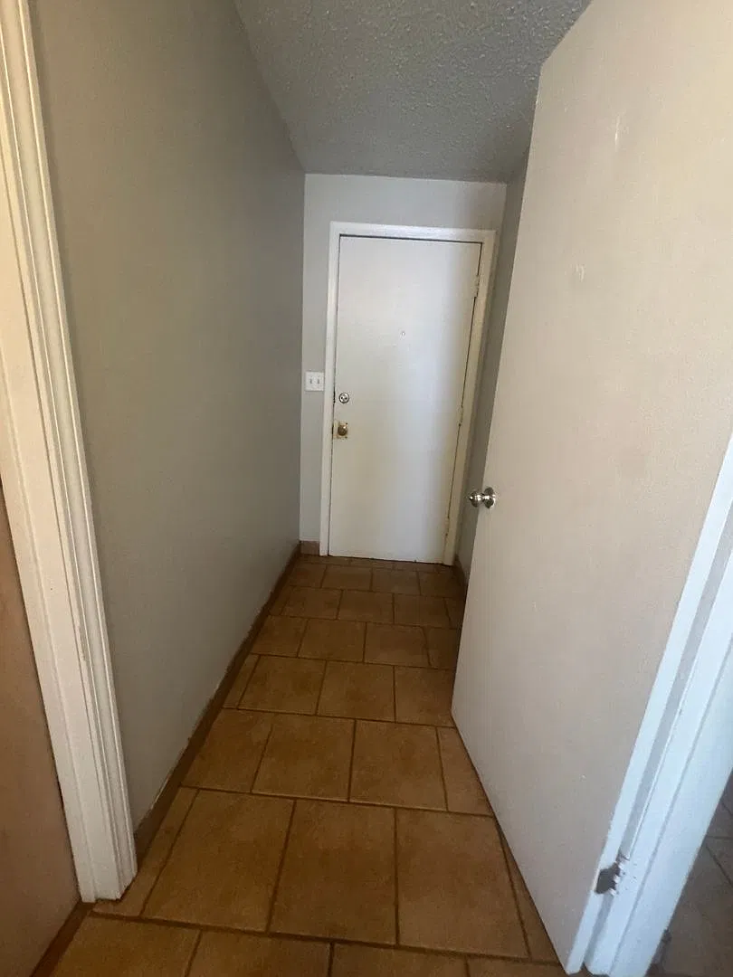 5 BED / 2 BA home right next to Memorial Stadium! — Photo 4