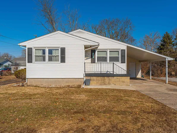 218 18th St, Lincoln, IL 62656