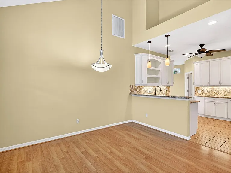 10801 Spring Mountain Pl — Photo 7