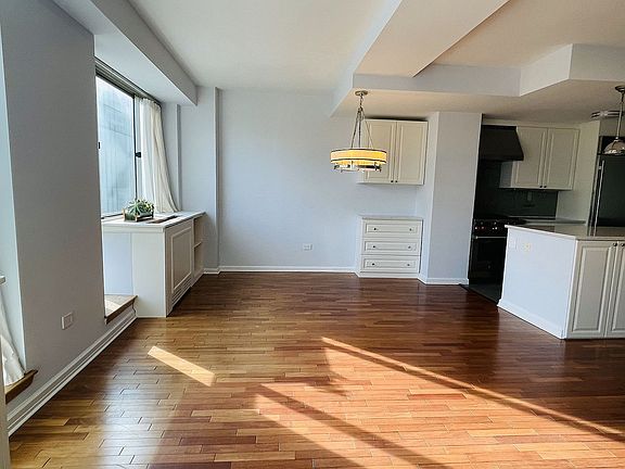 3rd image of 201 E 80th St APT 15D