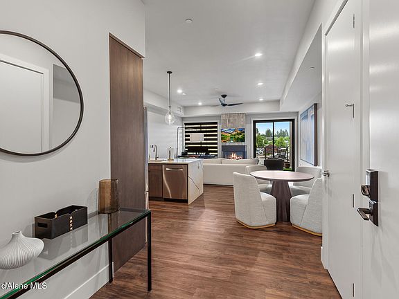 3rd image of 1579 W Riverstone Dr #205
