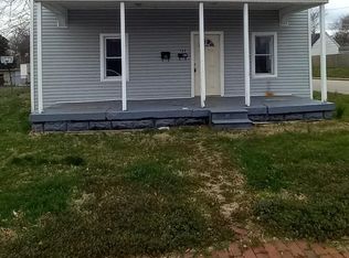 724 S 5th St #A, Boonville, IN 47601